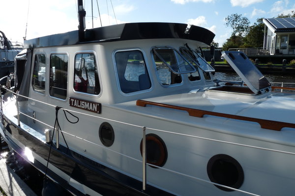 9 Jachtbemiddeling - Oostvaarder 1040 - Jachtwerf Oost - Yachtcharter - Victron.JPG