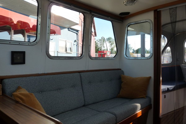 17 Jachtbemiddeling - Oostvaarder 1040 - Jachtwerf Oost - Yachtcharter - Victron.JPG