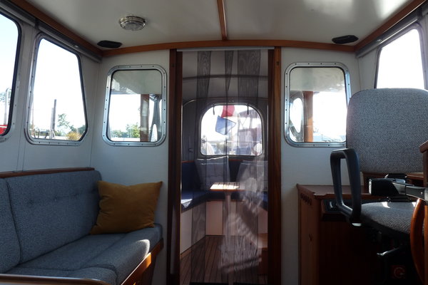 16 Jachtbemiddeling - Oostvaarder 1040 - Jachtwerf Oost - Yachtcharter - Victron.JPG