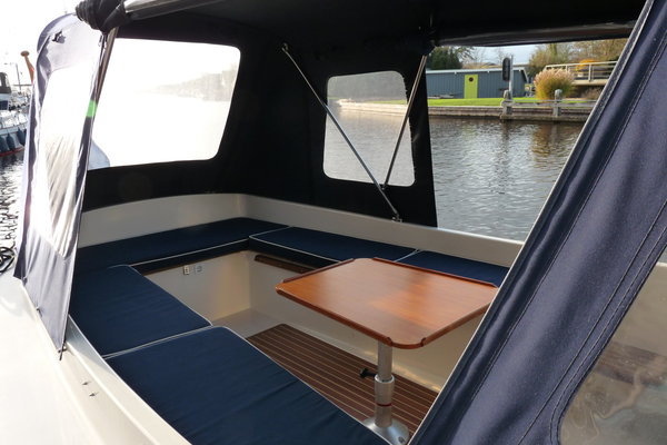 9. Drammer 820 Cabrio - Jachtbemiddeling Jachtwerf Oost.JPG