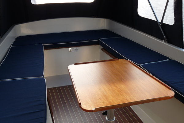 10. Drammer 820 Cabrio - Jachtbemiddeling Jachtwerf Oost.JPG