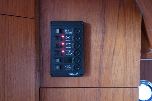 20. Drammer 820 Cabrio - Jachtbemiddeling Jachtwerf Oost.JPG